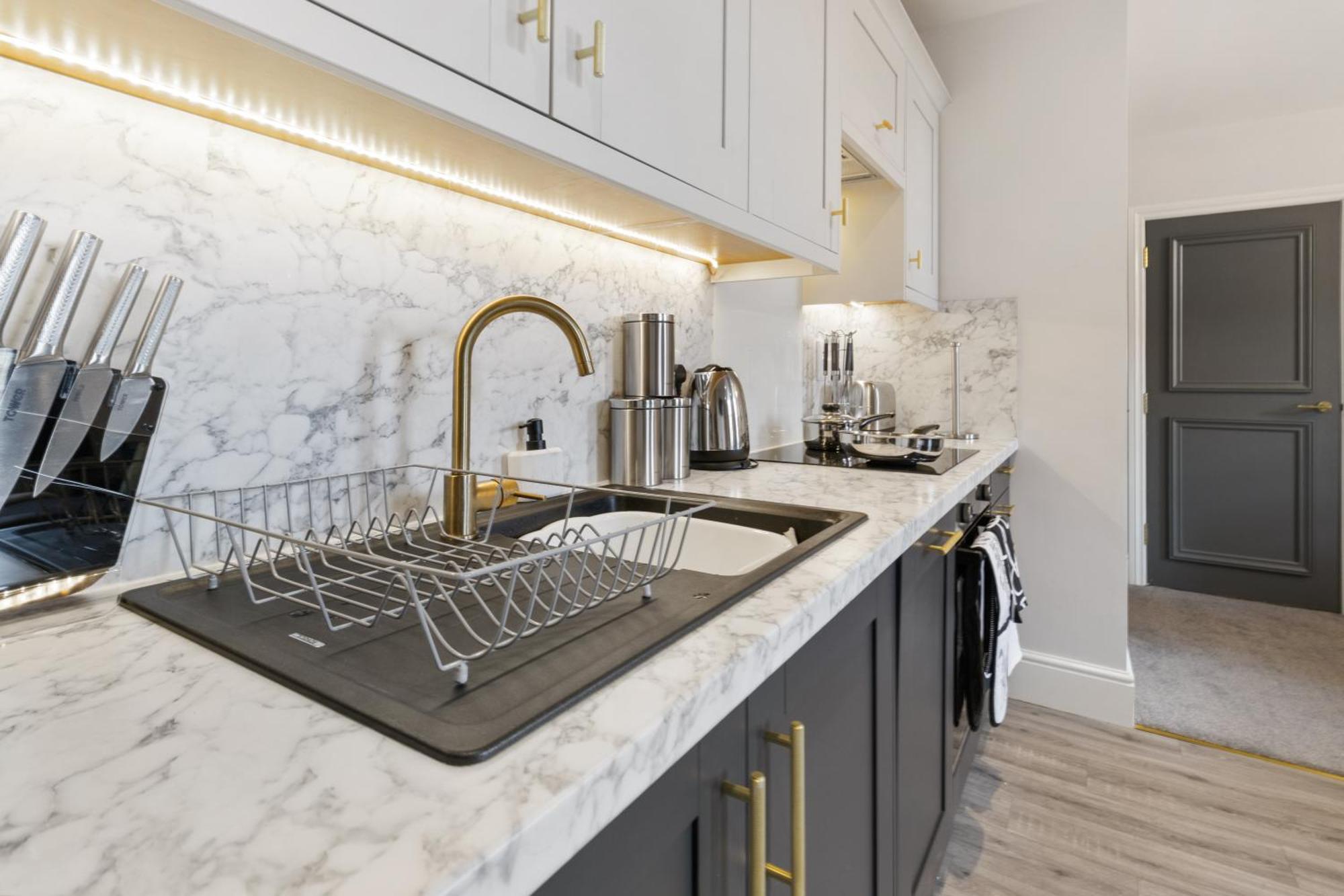 Whiskawaystays - Victoria House - Apartment 4 Вустер Экстерьер фото