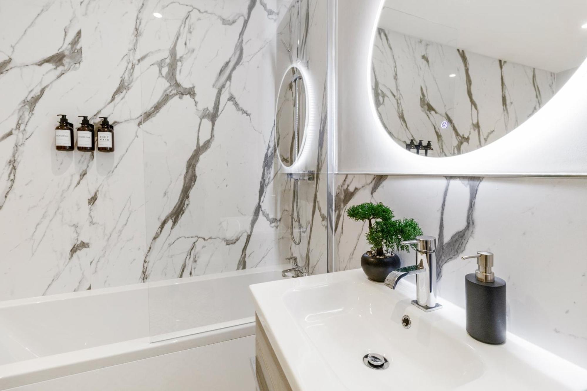 Whiskawaystays - Victoria House - Apartment 4 Вустер Экстерьер фото