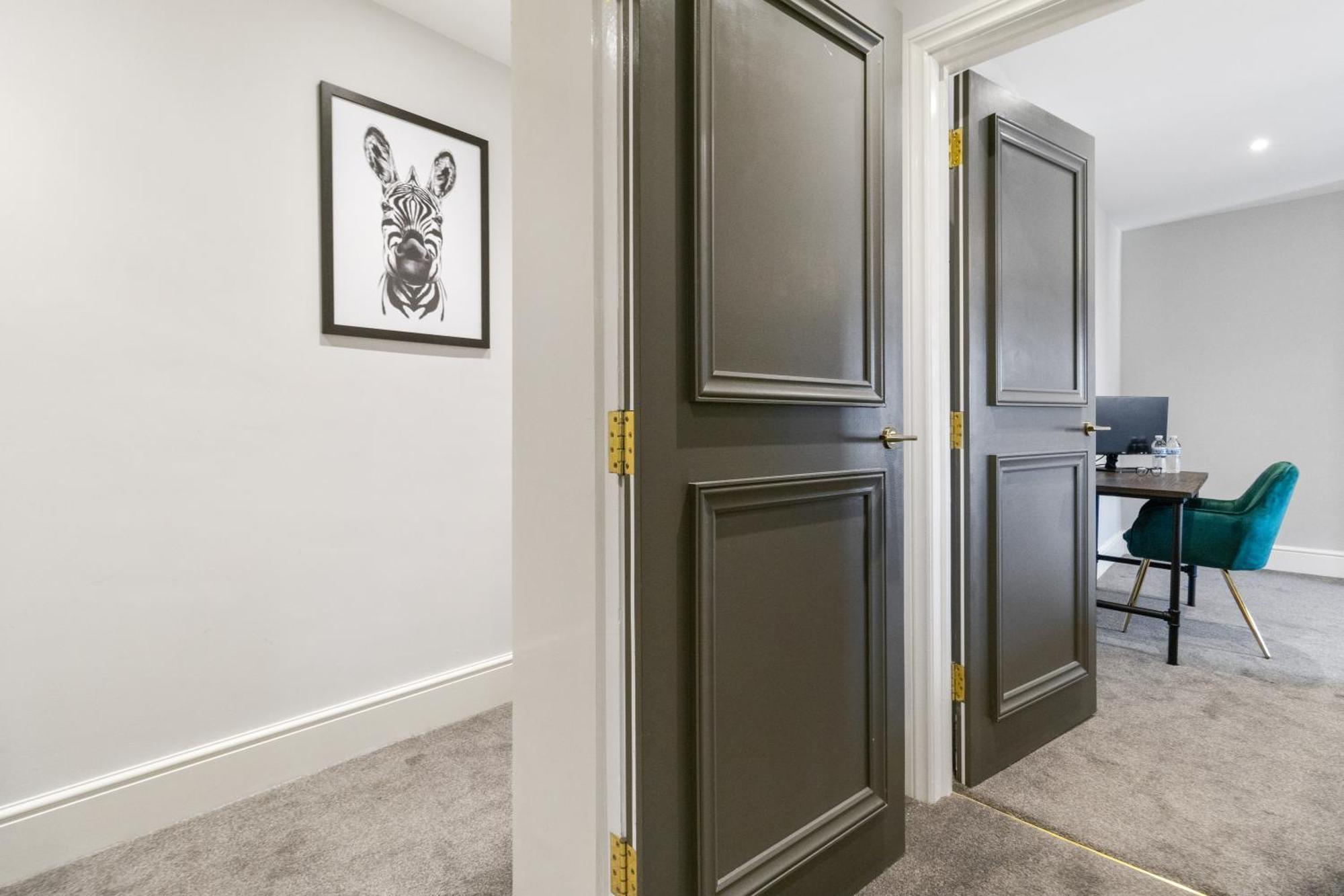 Whiskawaystays - Victoria House - Apartment 4 Вустер Экстерьер фото